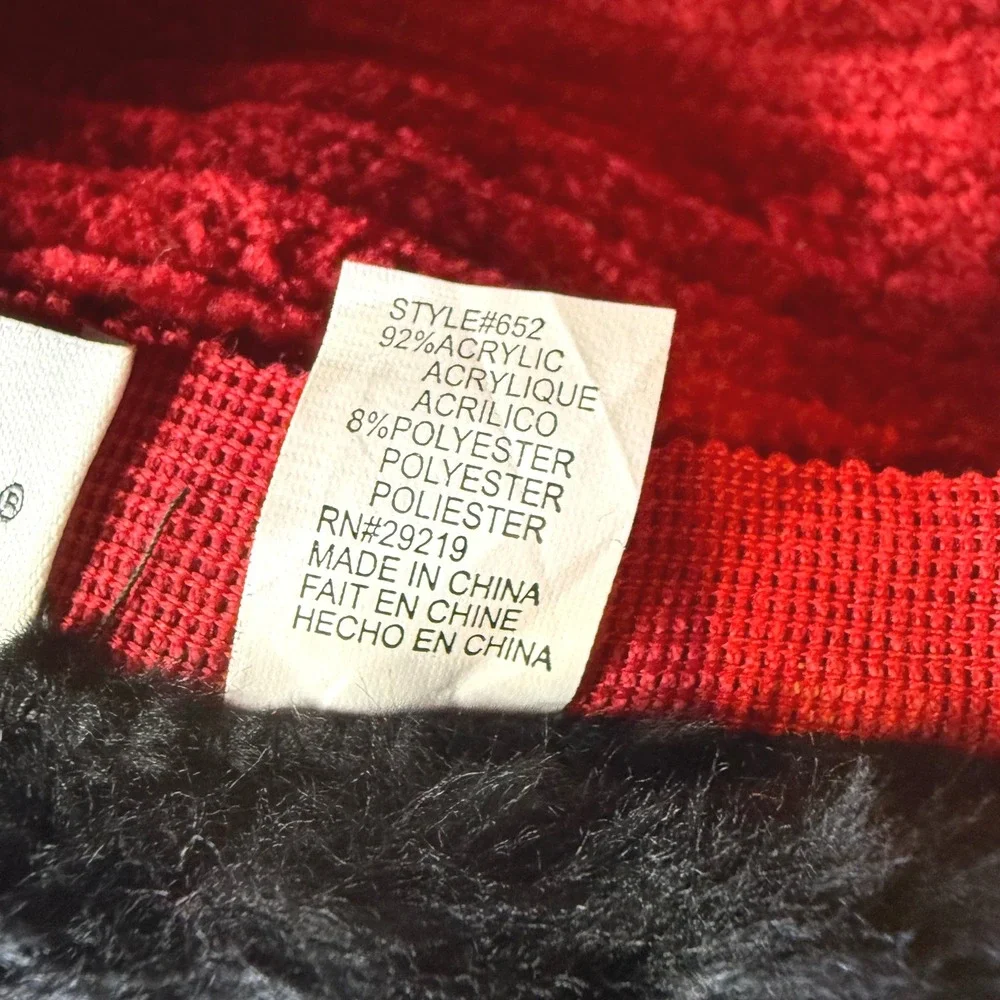 BETMAR New York Vintage Bucket Style Hat Red Chenille & Black‎ Faux Fur